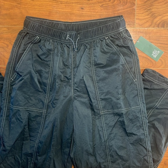 NWT Wild Fable Black Parachute Rip Cord Straight Leg Pants - Picture 4 of 10
